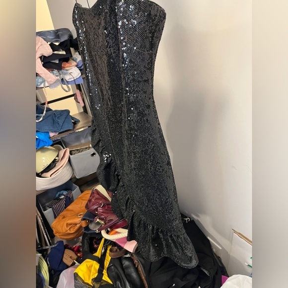 Likely Lilia Sequined Ruffle Cocktail Dress 6 - Picture 12 of 16